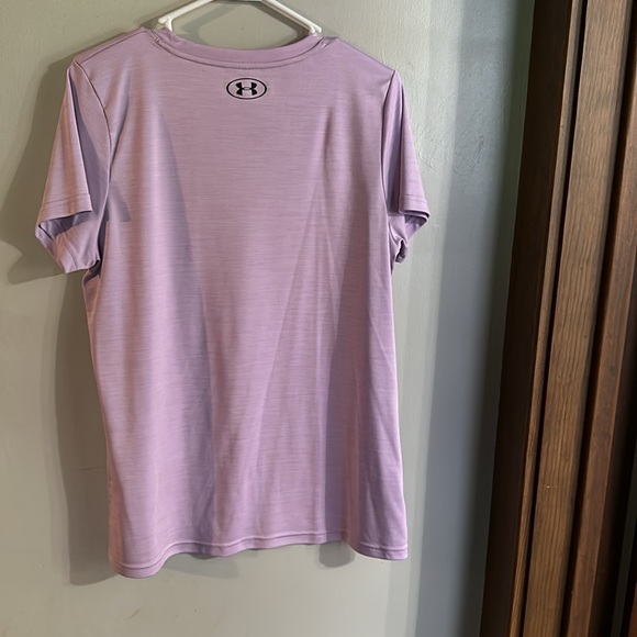 Under Armour women’s XL lavender t-shirt - Picture 2 of 4